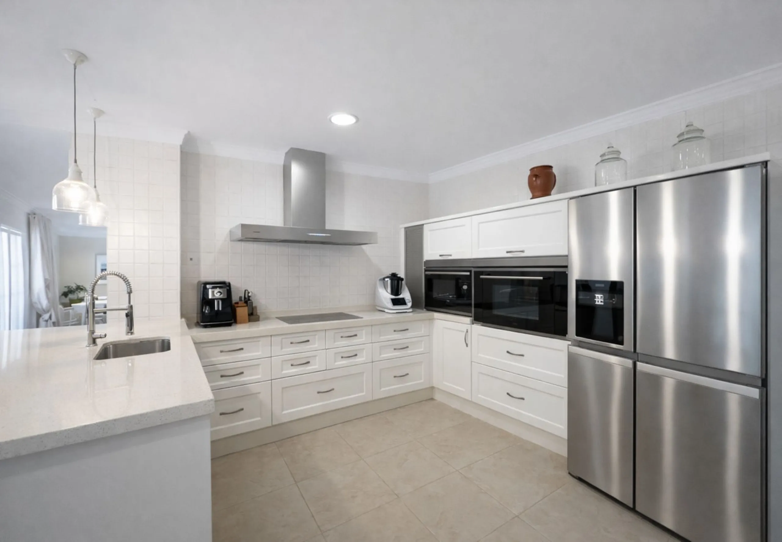 Luxury Townhouse in Urb Tiro Pichón with Private Pool a Few Steps from the Center and the Beach