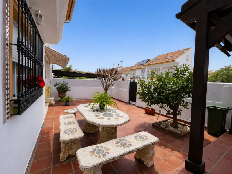 Luxury Townhouse in Urb Tiro Pichón with Private Pool a Few Steps from the Center and the Beach