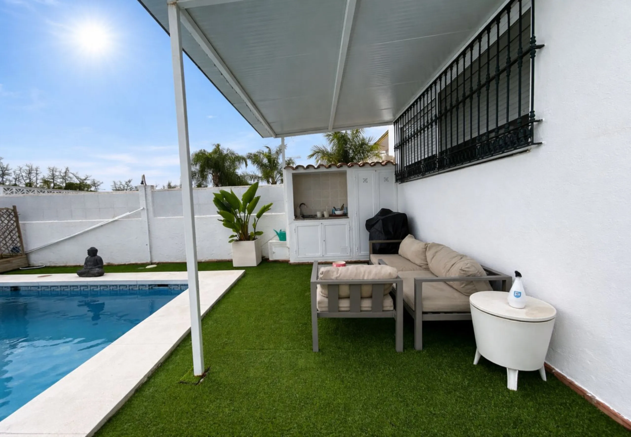 Luxury Townhouse in Urb Tiro Pichón with Private Pool a Few Steps from the Center and the Beach