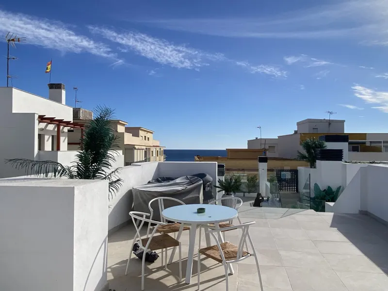 ** Recently built apartment just 50 m from the beach in Estepona town centre – La Rada **