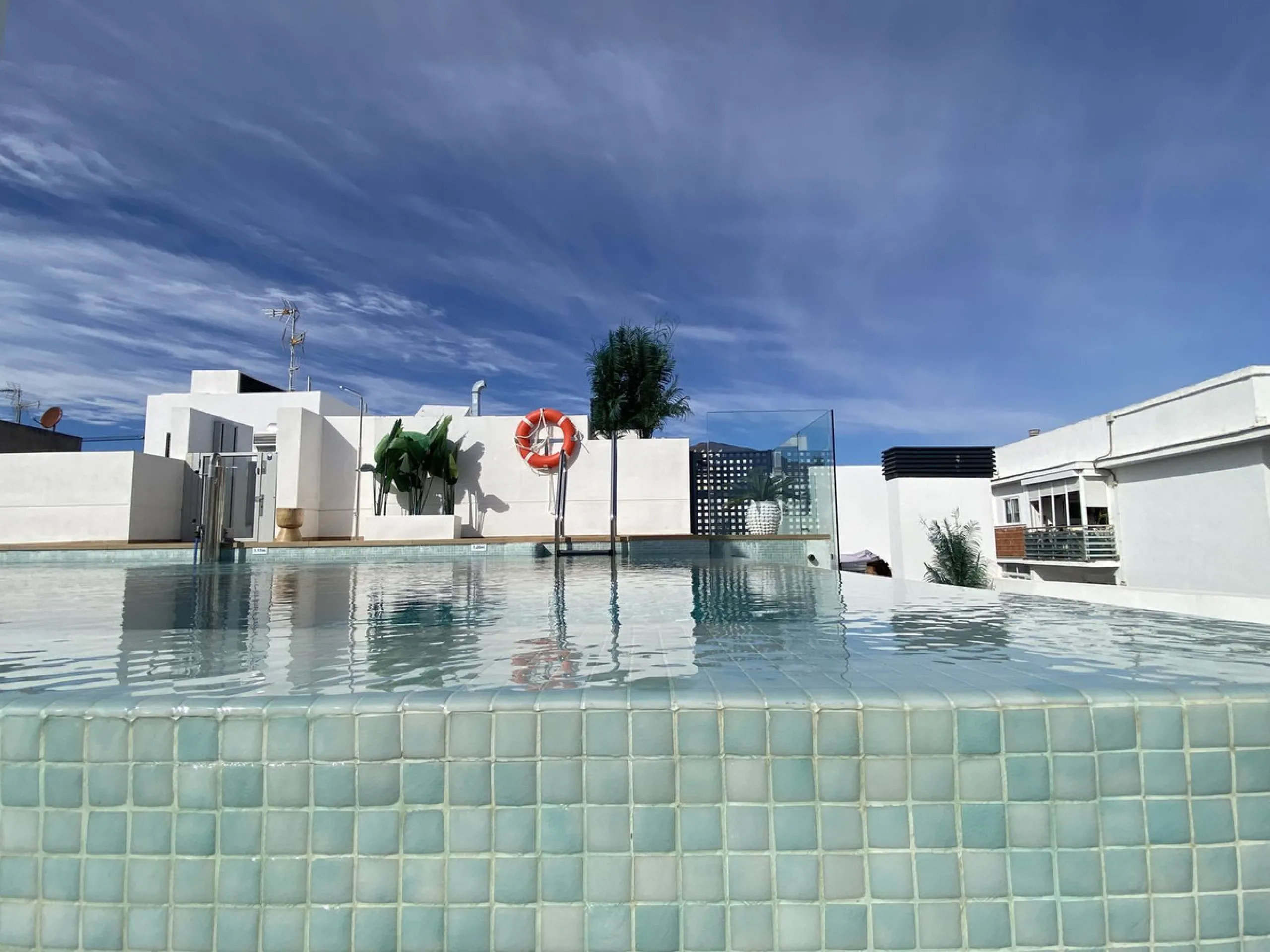 ** Recently built apartment just 50 m from the beach in Estepona town centre – La Rada **