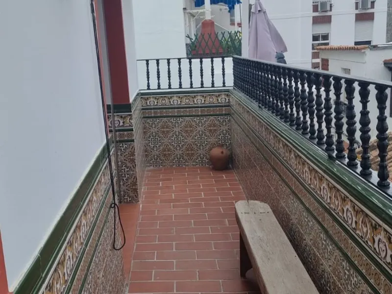 ESTEPONA CENTER - NEXT TO THE PROMENADE AND THE SEA.