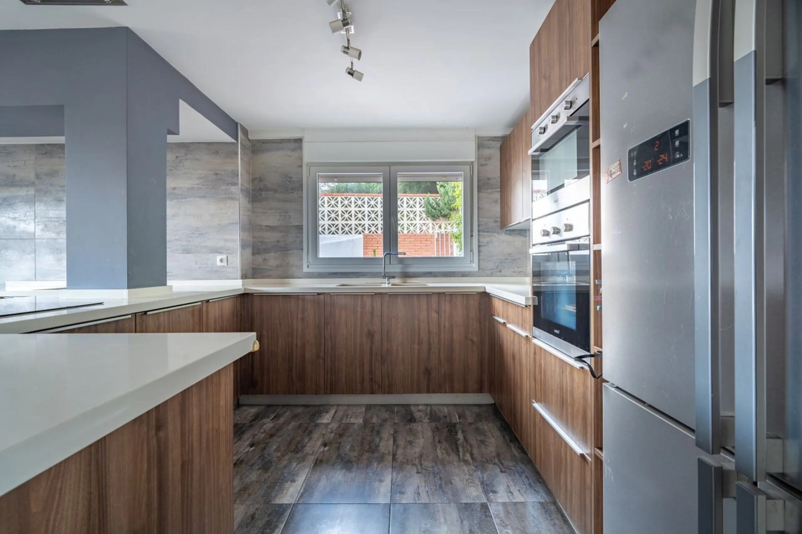 House - Detached Villa в продаже в Málaga, Málaga. В доме 7 спален и 5 ванных комнат. Площадь дома 371 м²