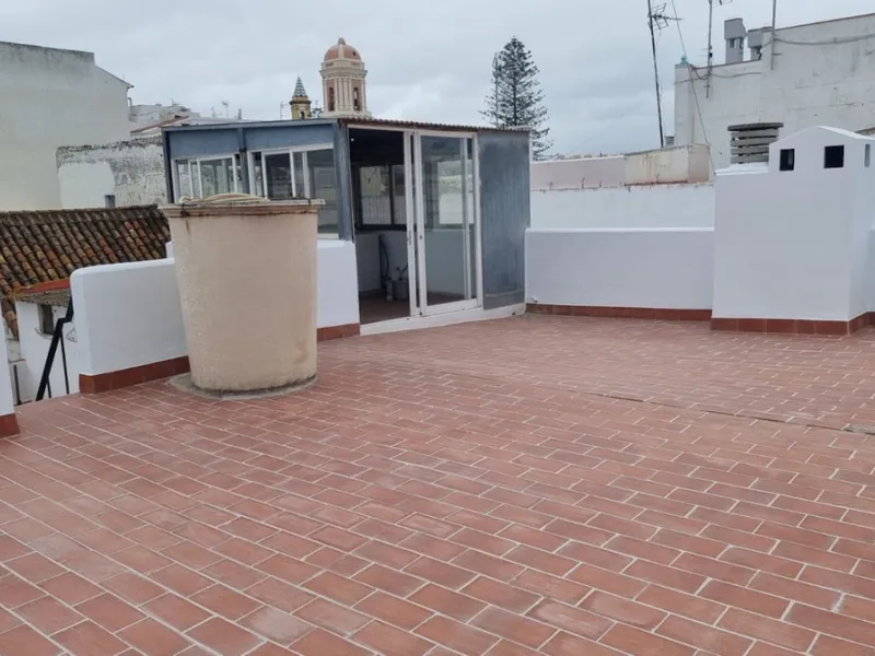 ESTEPONA CENTER - NEXT TO THE PROMENADE AND THE SEA.