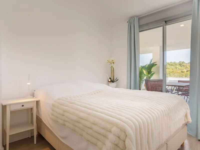 BEAUTIFUL AND MODERN Penthouse with sea and mountain views, situated only 700 meters from the beach.