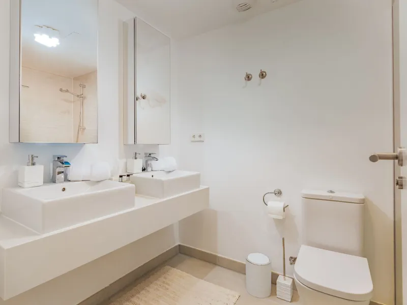 BEAUTIFUL AND MODERN Penthouse with sea and mountain views, situated only 700 meters from the beach.