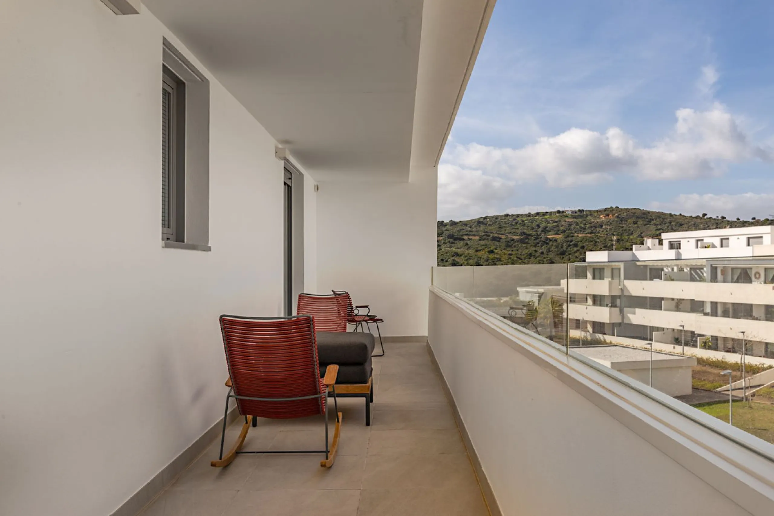 BEAUTIFUL AND MODERN Penthouse with sea and mountain views, situated only 700 meters from the beach.