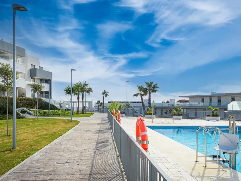BEAUTIFUL AND MODERN Penthouse with sea and mountain views, situated only 700 meters from the beach.