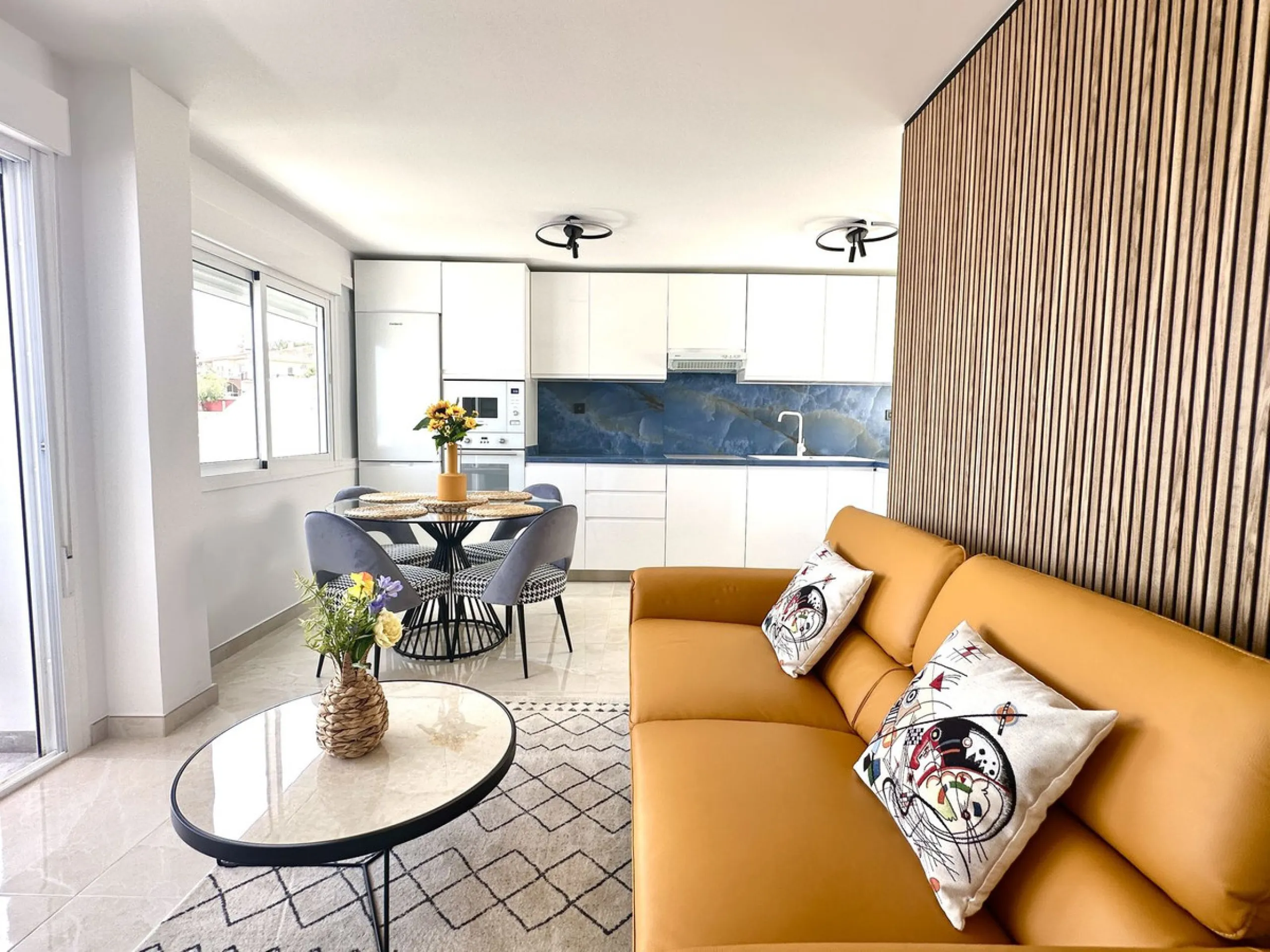Apartment - Middle Floor Apartment в продаже в Mijas, Málaga. В доме 2 спален и 2 ванных комнат. Площадь дома 75 м²
