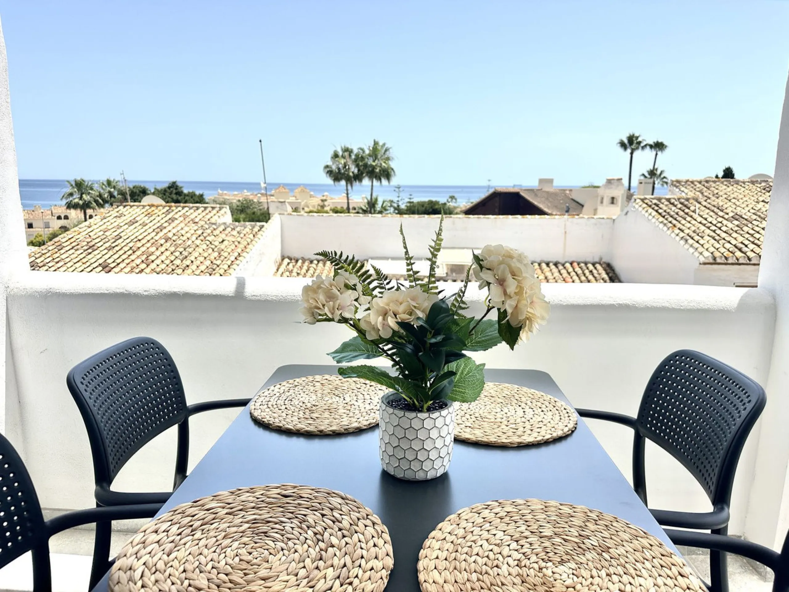 Apartment - Middle Floor Apartment в продаже в Mijas, Málaga. В доме 2 спален и 2 ванных комнат. Площадь дома 75 м²