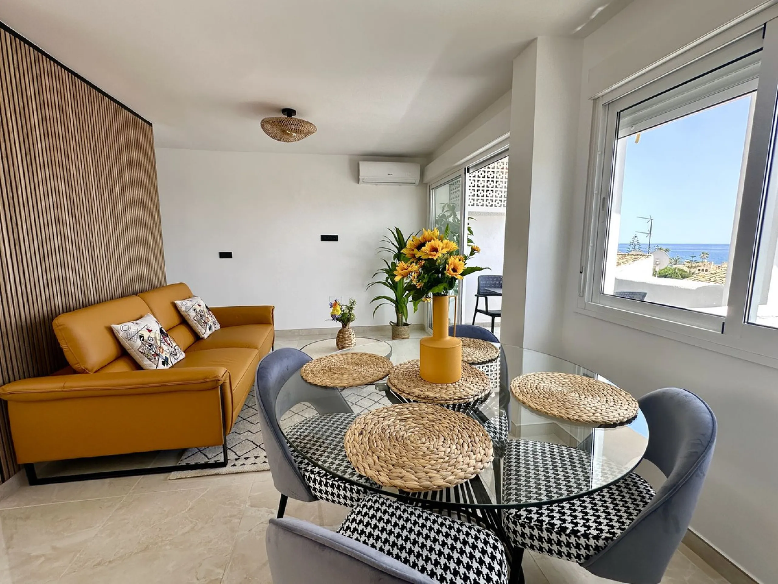 Apartment - Middle Floor Apartment в продаже в Mijas, Málaga. В доме 2 спален и 2 ванных комнат. Площадь дома 75 м²