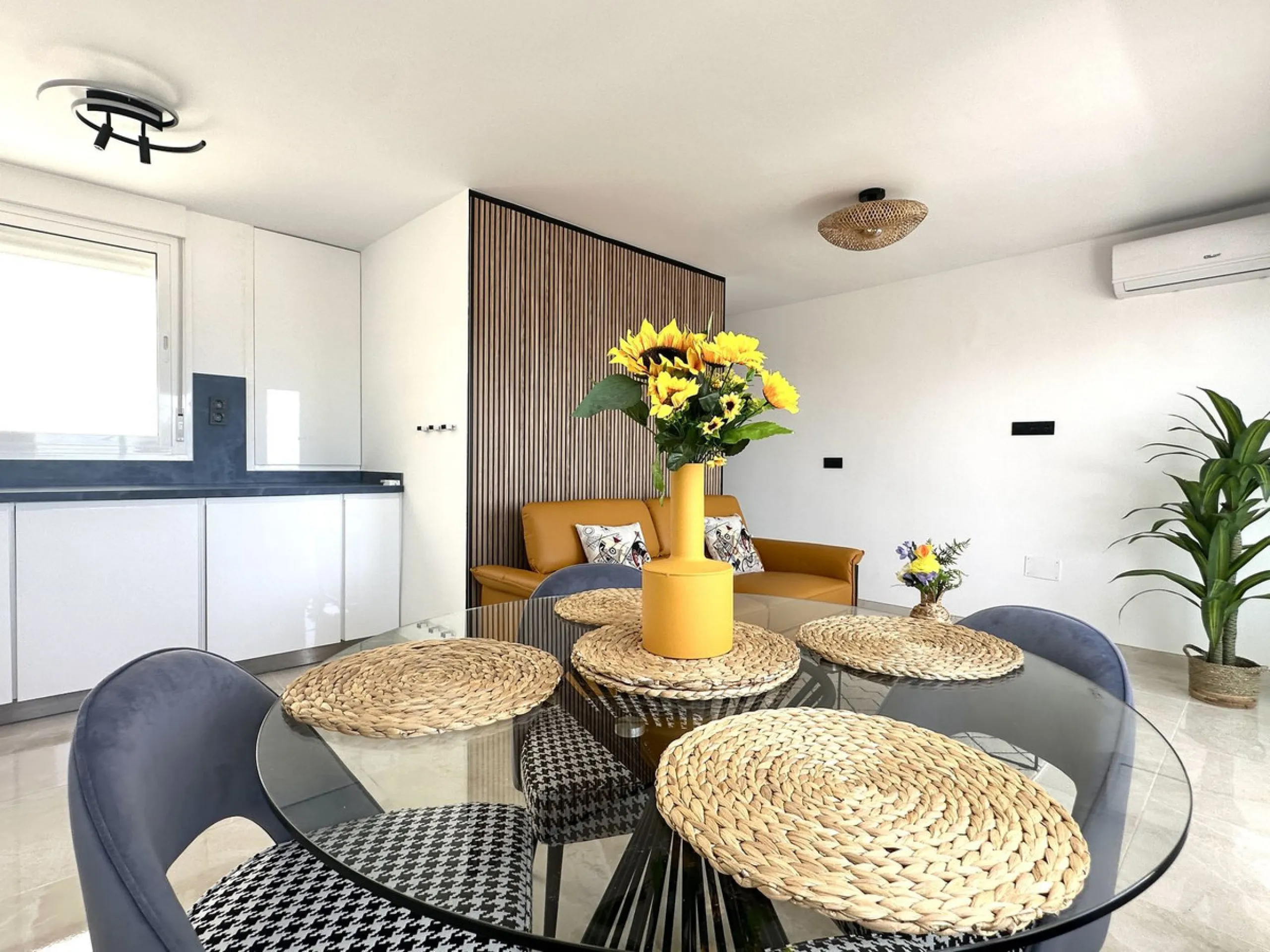 Apartment - Middle Floor Apartment в продаже в Mijas, Málaga. В доме 2 спален и 2 ванных комнат. Площадь дома 75 м²