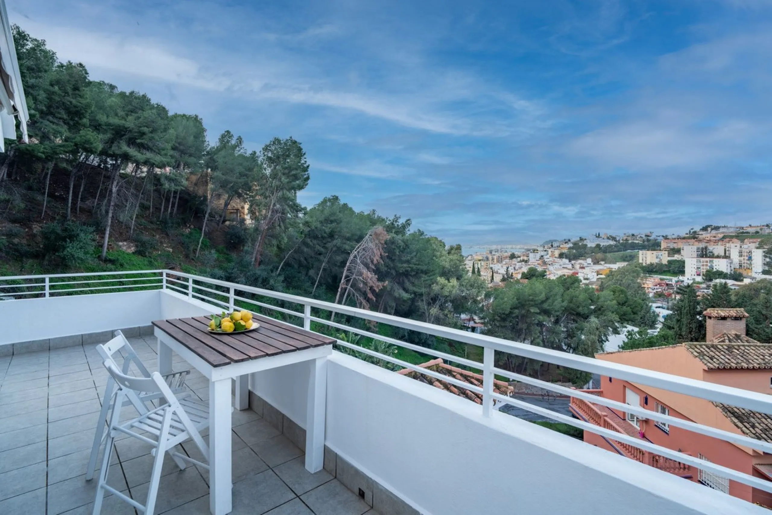 House - Detached Villa в продаже в Málaga, Málaga. В доме 7 спален и 5 ванных комнат. Площадь дома 371 м²