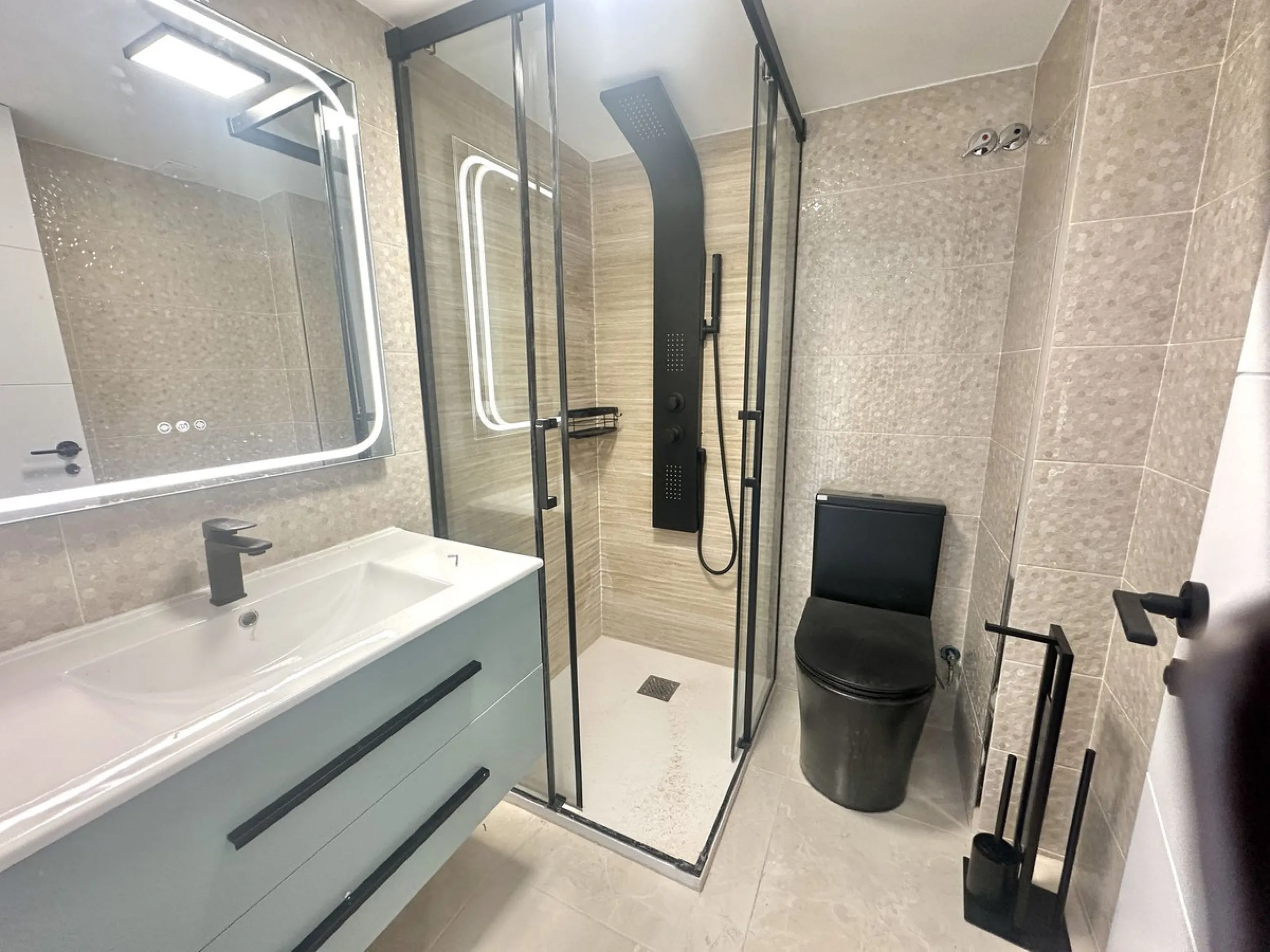 Apartment - Middle Floor Apartment в продаже в Mijas, Málaga. В доме 2 спален и 2 ванных комнат. Площадь дома 75 м²