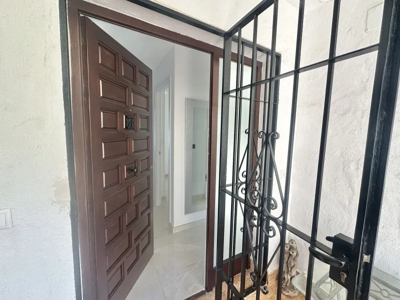 Apartment - Middle Floor Apartment в продаже в Mijas, Málaga. В доме 2 спален и 2 ванных комнат. Площадь дома 75 м²