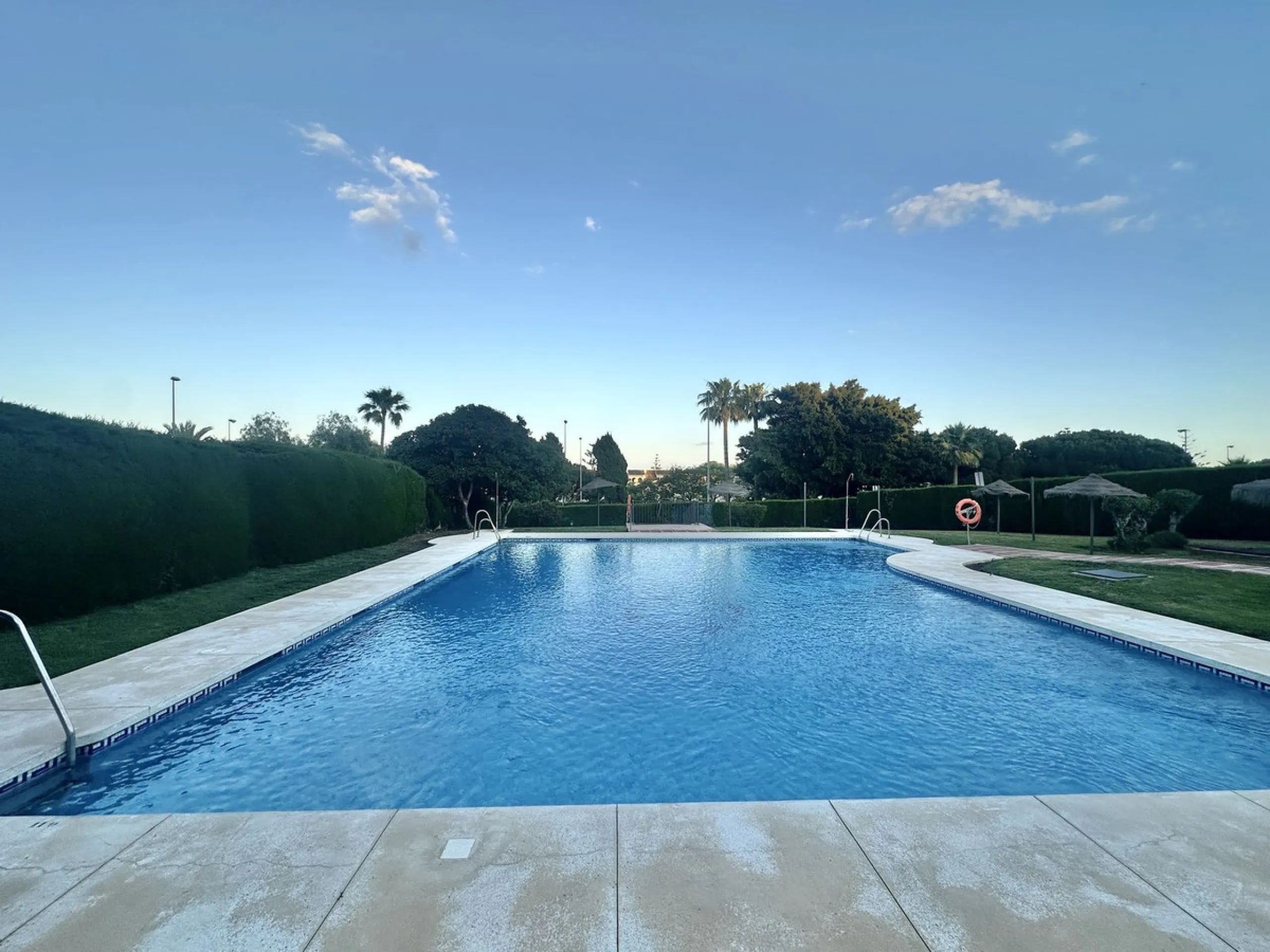 Apartment - Middle Floor Apartment в продаже в Mijas, Málaga. В доме 2 спален и 2 ванных комнат. Площадь дома 75 м²