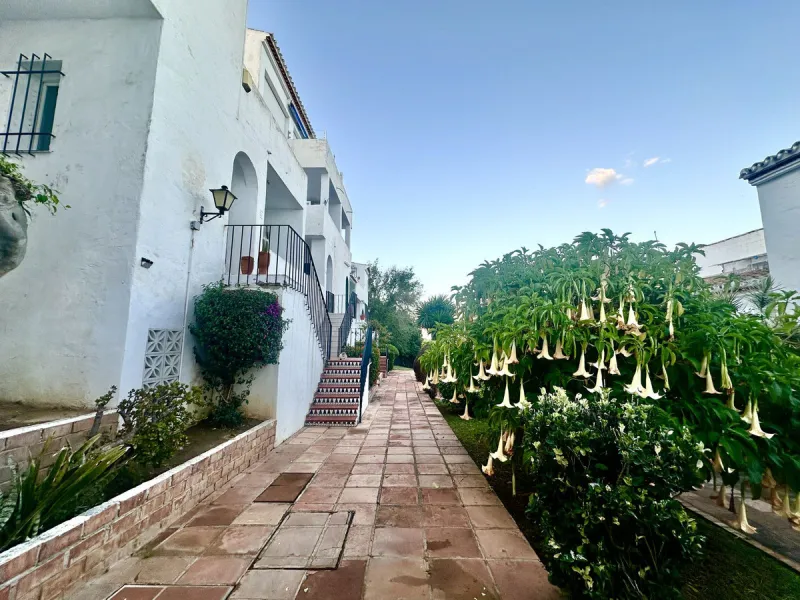 Apartment - Middle Floor Apartment в продаже в Mijas, Málaga. В доме 2 спален и 2 ванных комнат. Площадь дома 75 м²