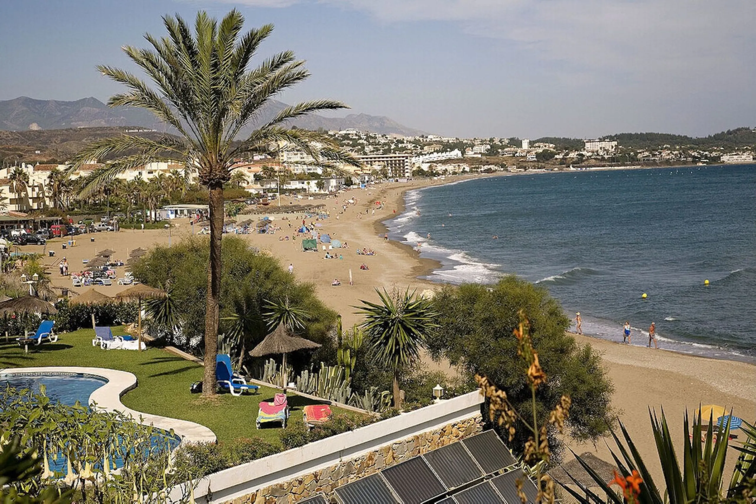 Apartment - Middle Floor Apartment в продаже в Mijas, Málaga. В доме 2 спален и 2 ванных комнат. Площадь дома 75 м²