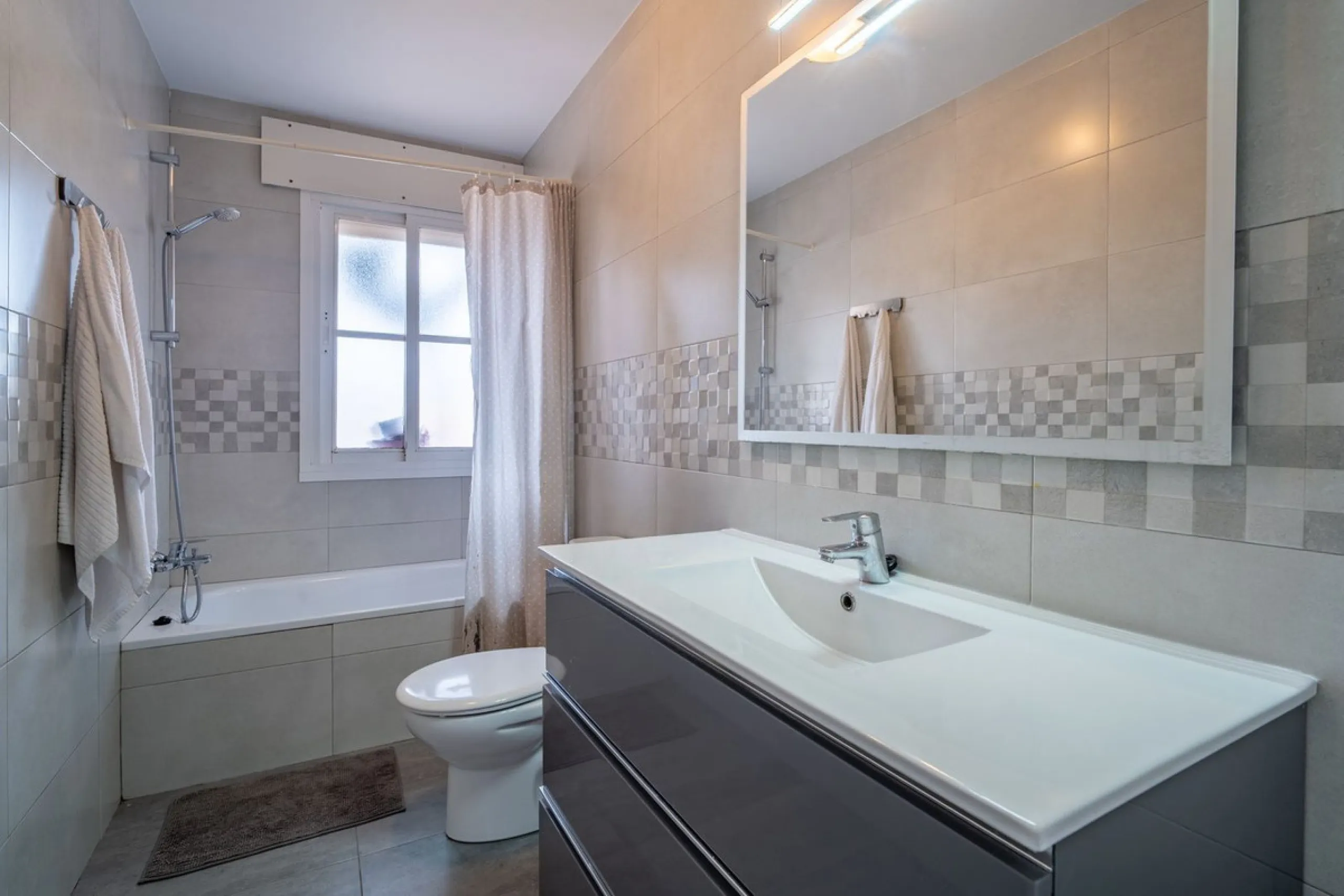 House - Detached Villa в продаже в Málaga, Málaga. В доме 7 спален и 5 ванных комнат. Площадь дома 371 м²