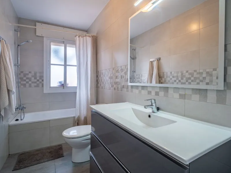 House - Detached Villa в продаже в Málaga, Málaga. В доме 7 спален и 5 ванных комнат. Площадь дома 371 м²