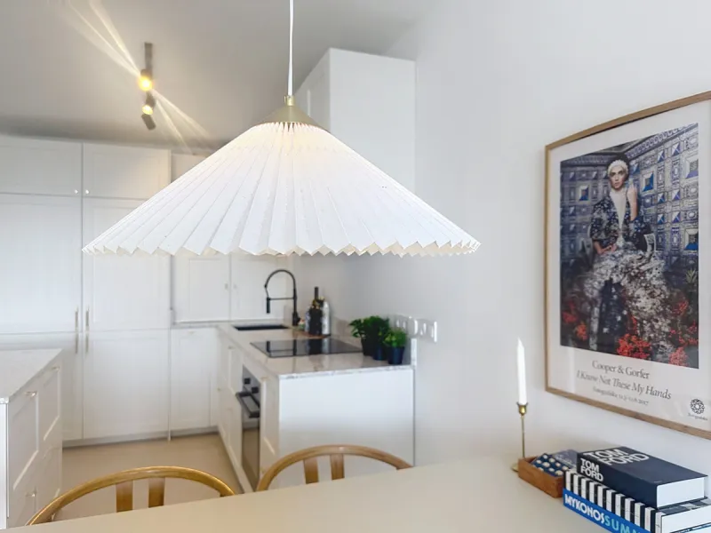 Charming fully renovated townhouse located in the prestigious Seghers area, just a short walk from Estepona Port and Playa del Cristo. An ideal property both as a permanent residence and as a secure investment on the Costa del Sol.