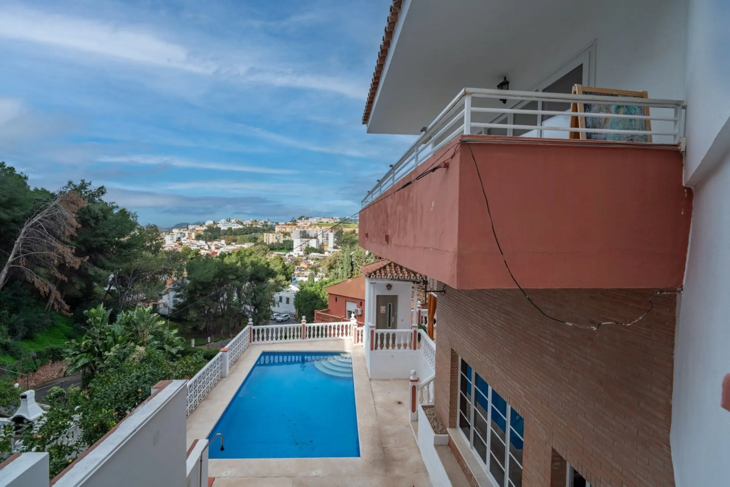 House - Detached Villa в продаже в Málaga, Málaga. В доме 7 спален и 5 ванных комнат. Площадь дома 371 м²