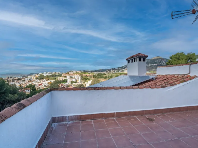 House - Detached Villa в продаже в Málaga, Málaga. В доме 7 спален и 5 ванных комнат. Площадь дома 371 м²