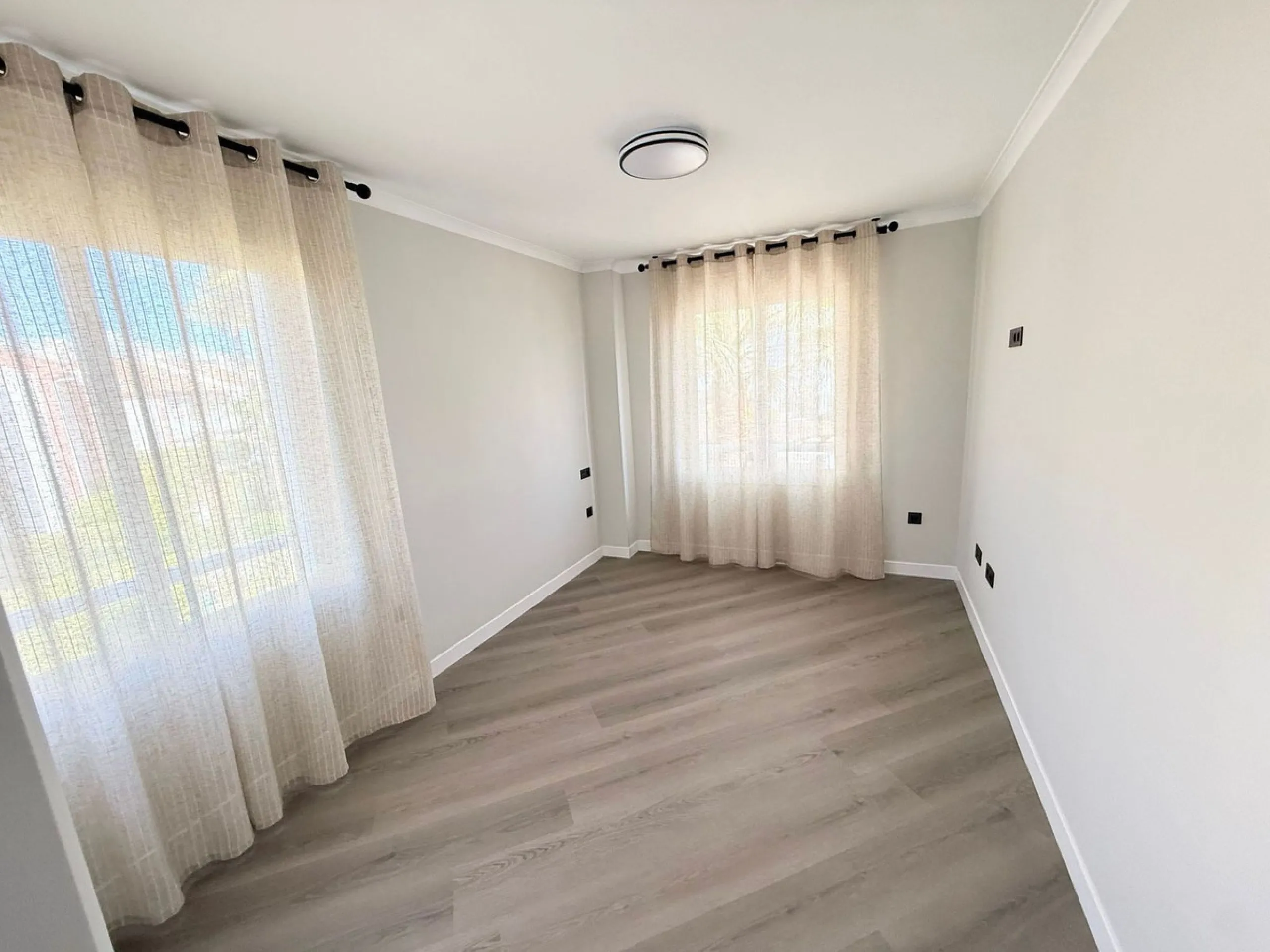 Charming  townhouse for long-term rent in the El Paraíso area!