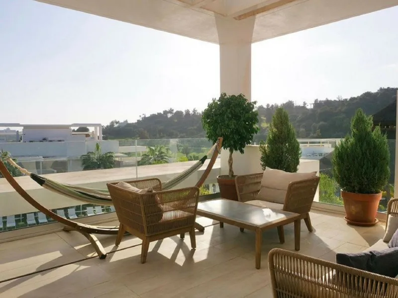 Magnificent 3-Bedroom Penthouse with Panoramic Sea & Golf Views!