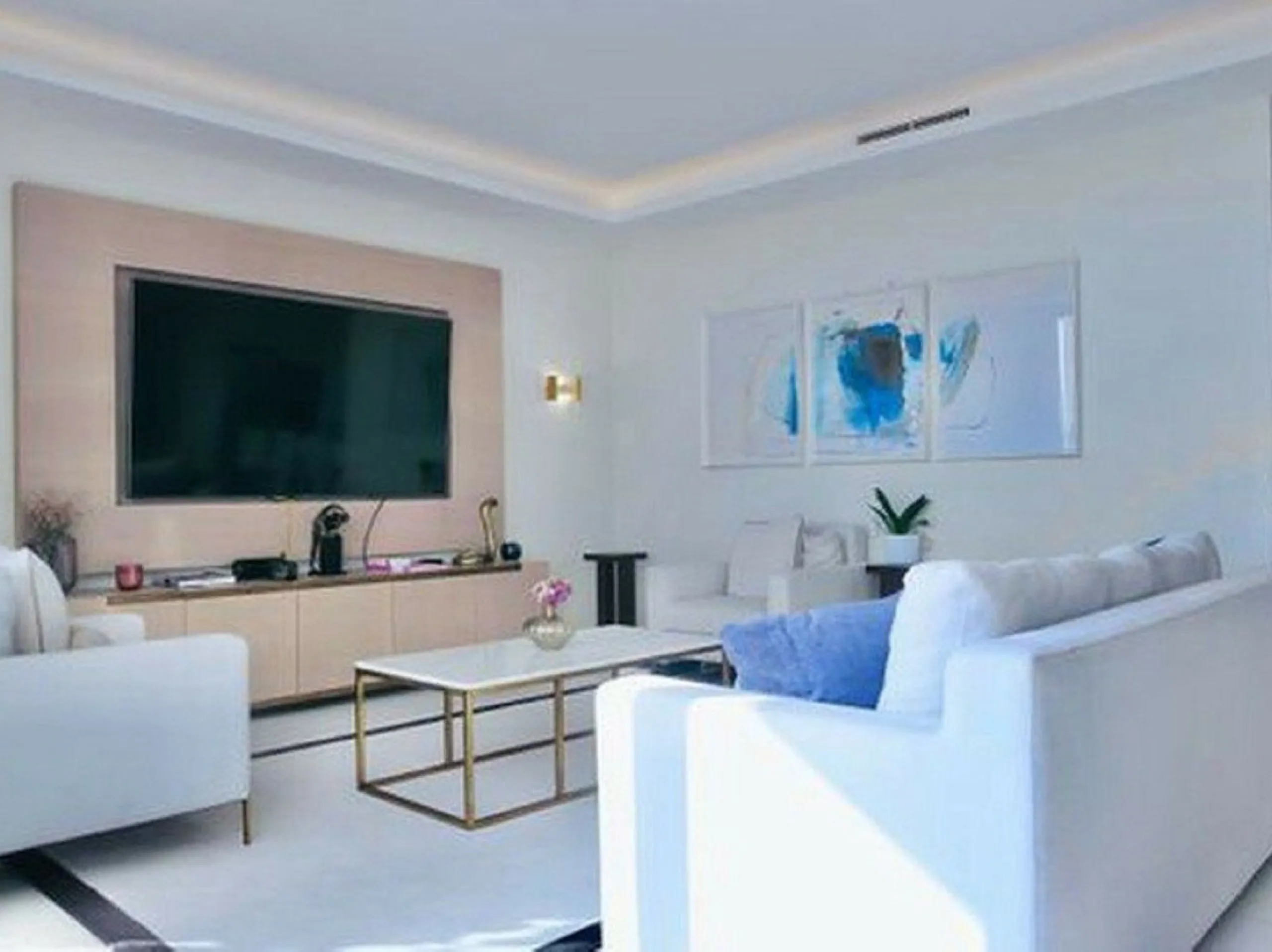 Magnificent 3-Bedroom Penthouse with Panoramic Sea & Golf Views!