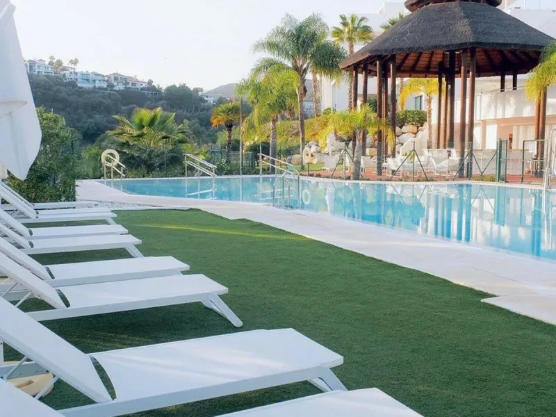 Magnificent 3-Bedroom Penthouse with Panoramic Sea & Golf Views!