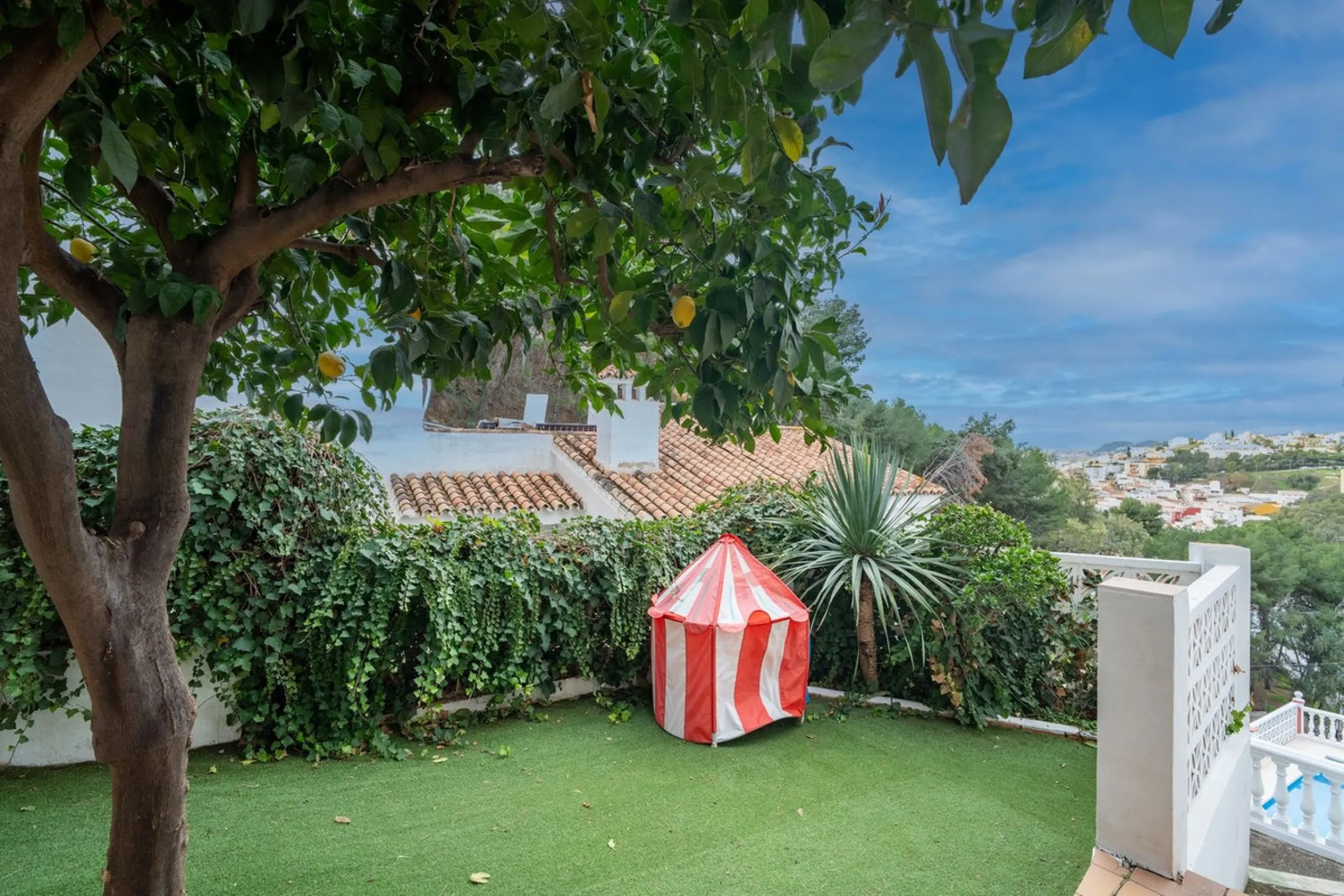 House - Detached Villa в продаже в Málaga, Málaga. В доме 7 спален и 5 ванных комнат. Площадь дома 371 м²