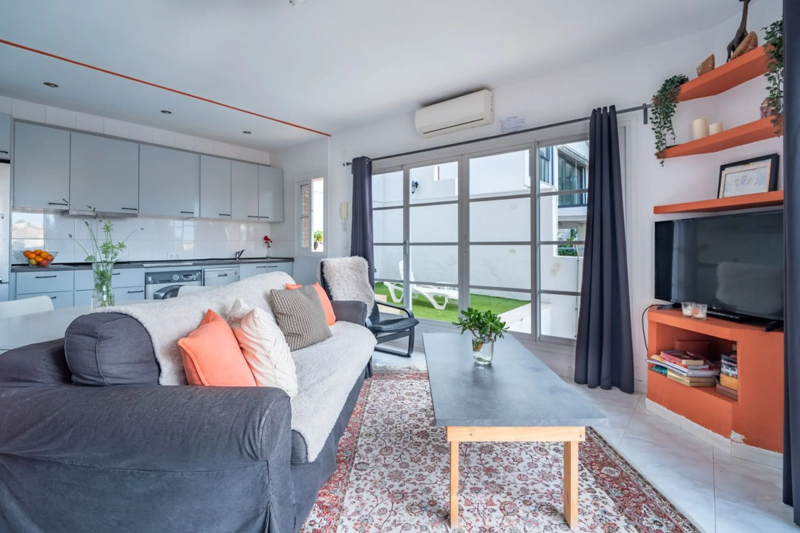House - Detached Villa в продаже в Málaga, Málaga. В доме 7 спален и 5 ванных комнат. Площадь дома 371 м²