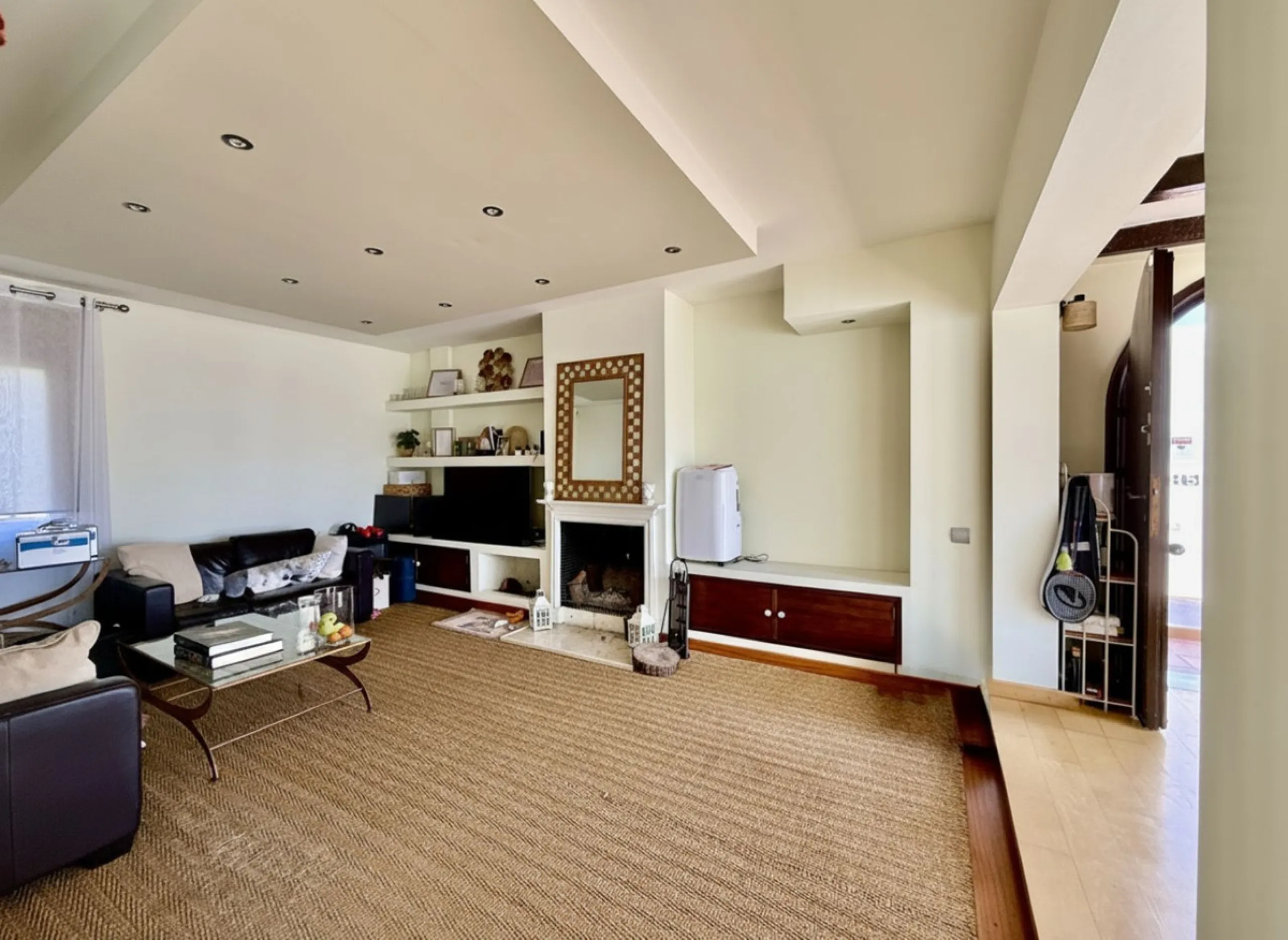 Duplex-Wohnung mit Südbalkonen, Solarium, Stellplatz und Abstellraum in Rocamar, Nagüeles, Marbella. Schnell zu verkaufen für nur 465.000 €