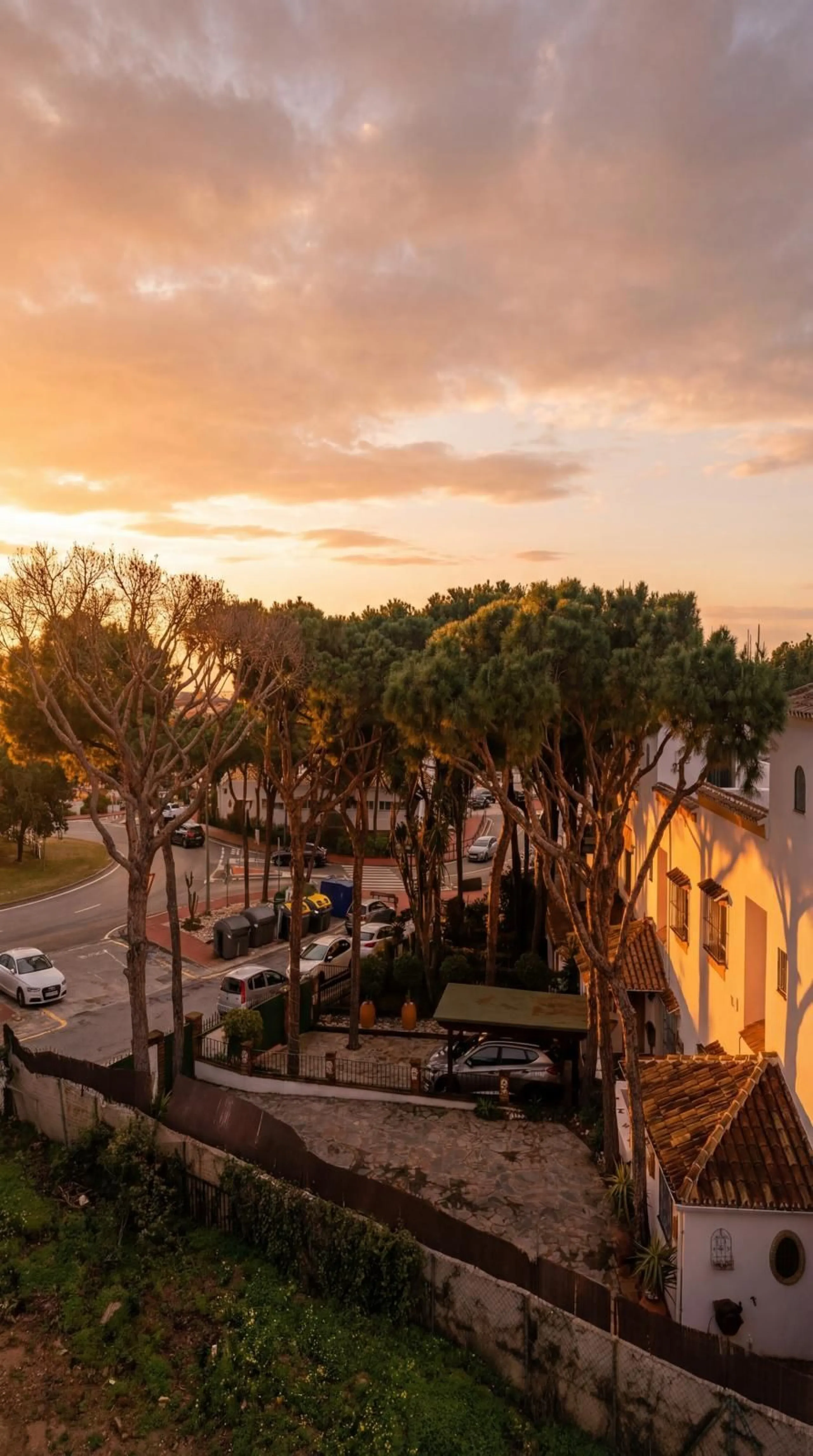 Land with development project and approved building permit for an aparthotel in Calahonda, Mijas