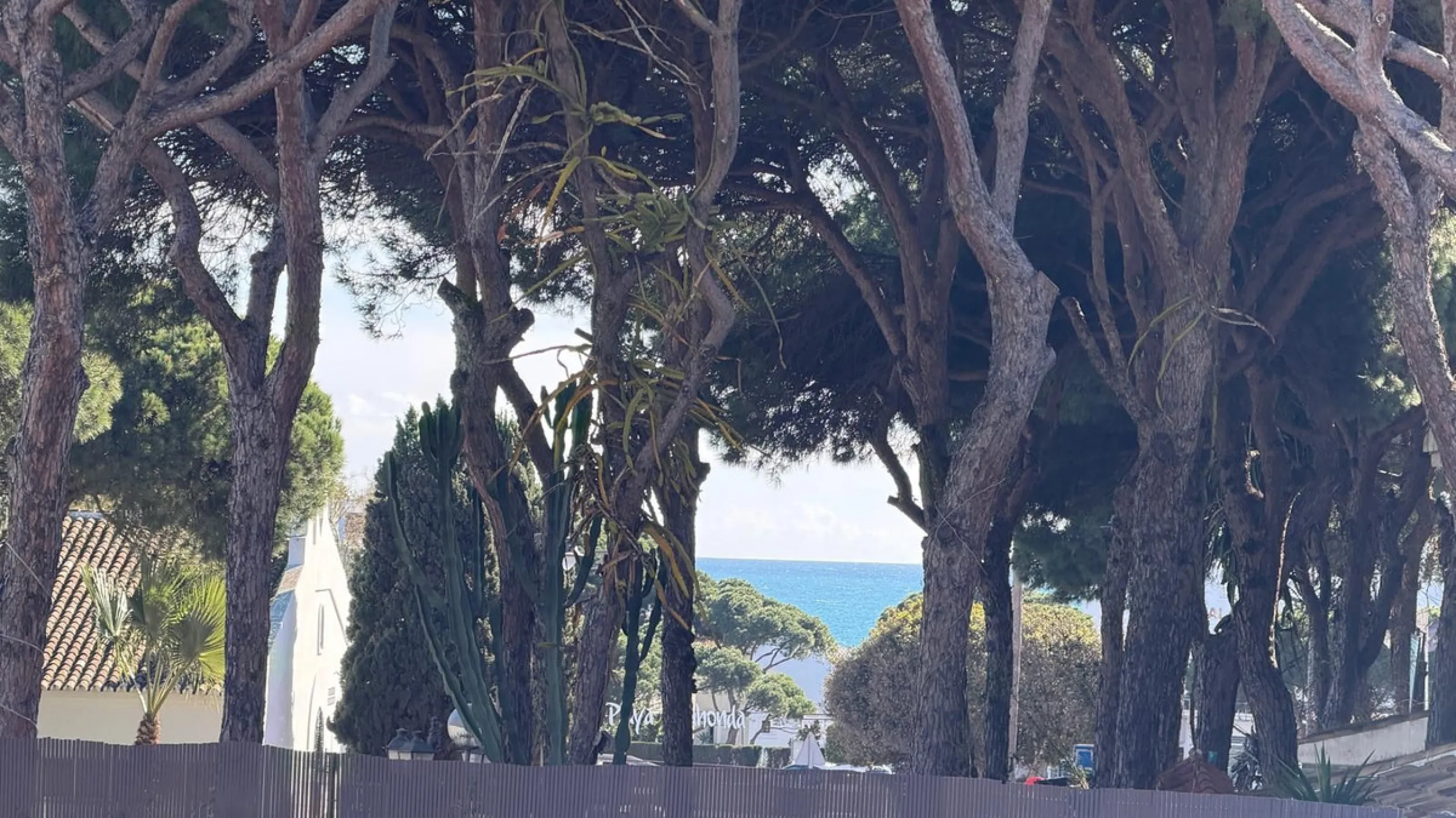 Land with development project and approved building permit for an aparthotel in Calahonda, Mijas