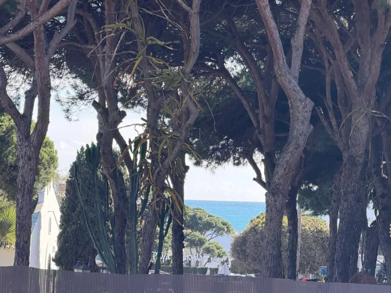 Land with development project and approved building permit for an aparthotel in Calahonda, Mijas