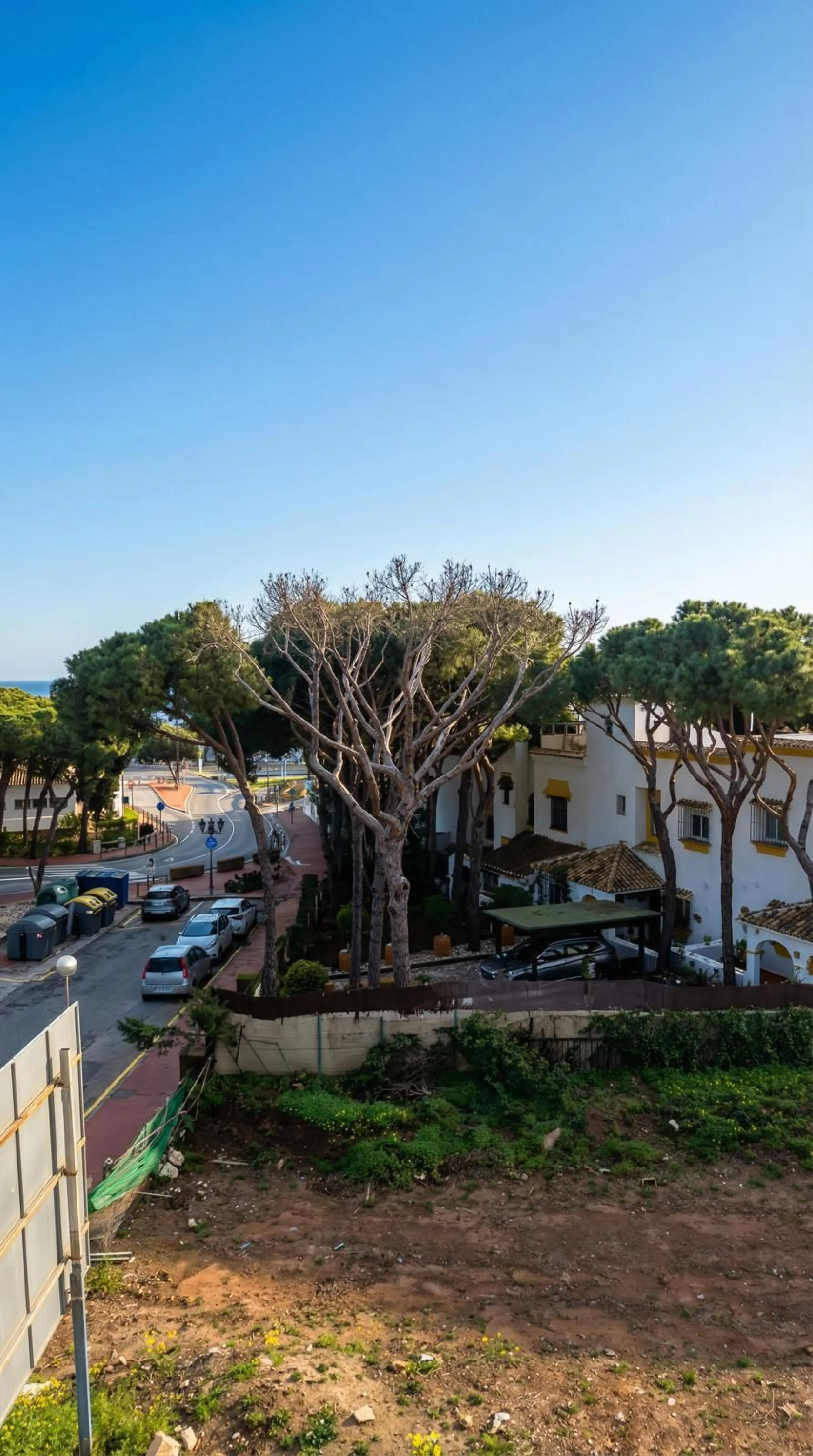 Land with development project and approved building permit for an aparthotel in Calahonda, Mijas