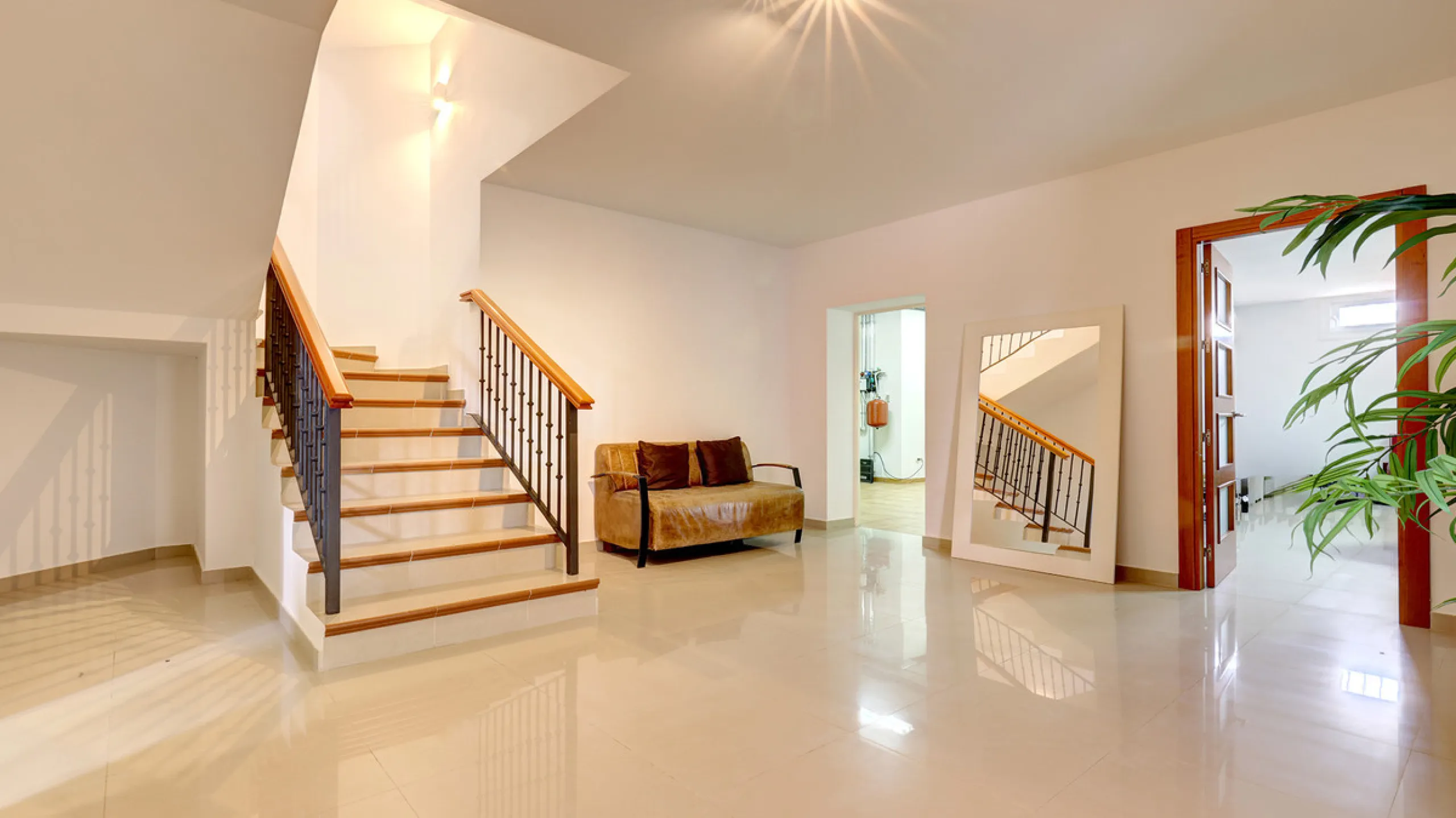 Step through the grand wooden doors into this stunning villa in La Paloma, perfectly positioned between the ports of Sotogrande and La Duquesa. Designed for relaxed Mediterranean living, this home combines elegance, comfort, and breathtaking sea views.