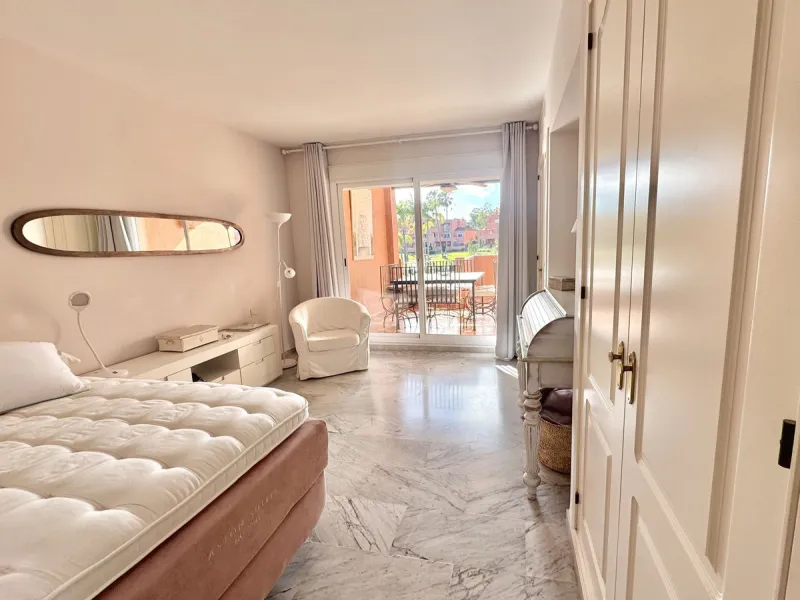 Apartment - Penthouse Duplex в продаже в Marbella, Málaga. В доме 4 спален и 5 ванных комнат. Площадь дома 255 м²