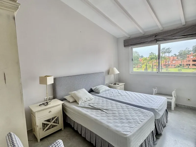 Apartment - Penthouse Duplex в продаже в Marbella, Málaga. В доме 4 спален и 5 ванных комнат. Площадь дома 255 м²