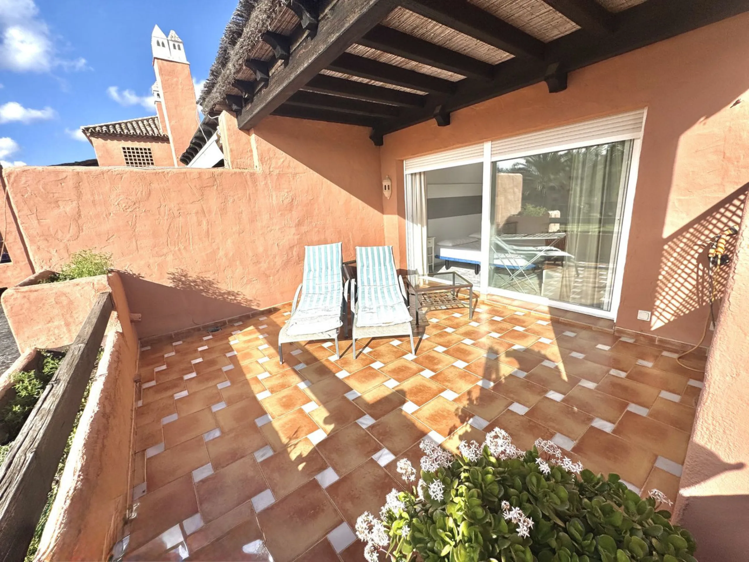 Apartment - Penthouse Duplex в продаже в Marbella, Málaga. В доме 4 спален и 5 ванных комнат. Площадь дома 255 м²