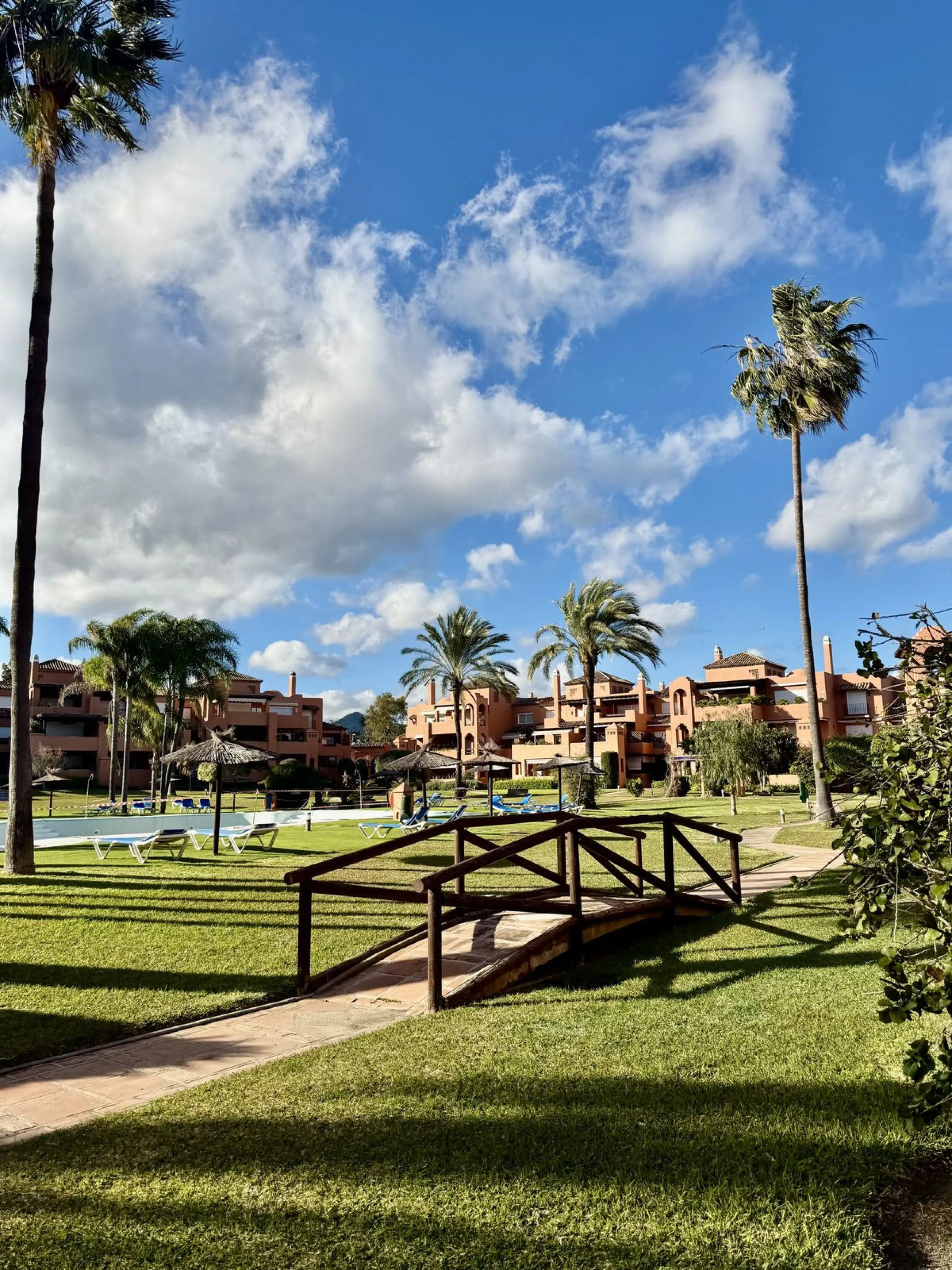Apartment - Penthouse Duplex в продаже в Marbella, Málaga. В доме 4 спален и 5 ванных комнат. Площадь дома 255 м²