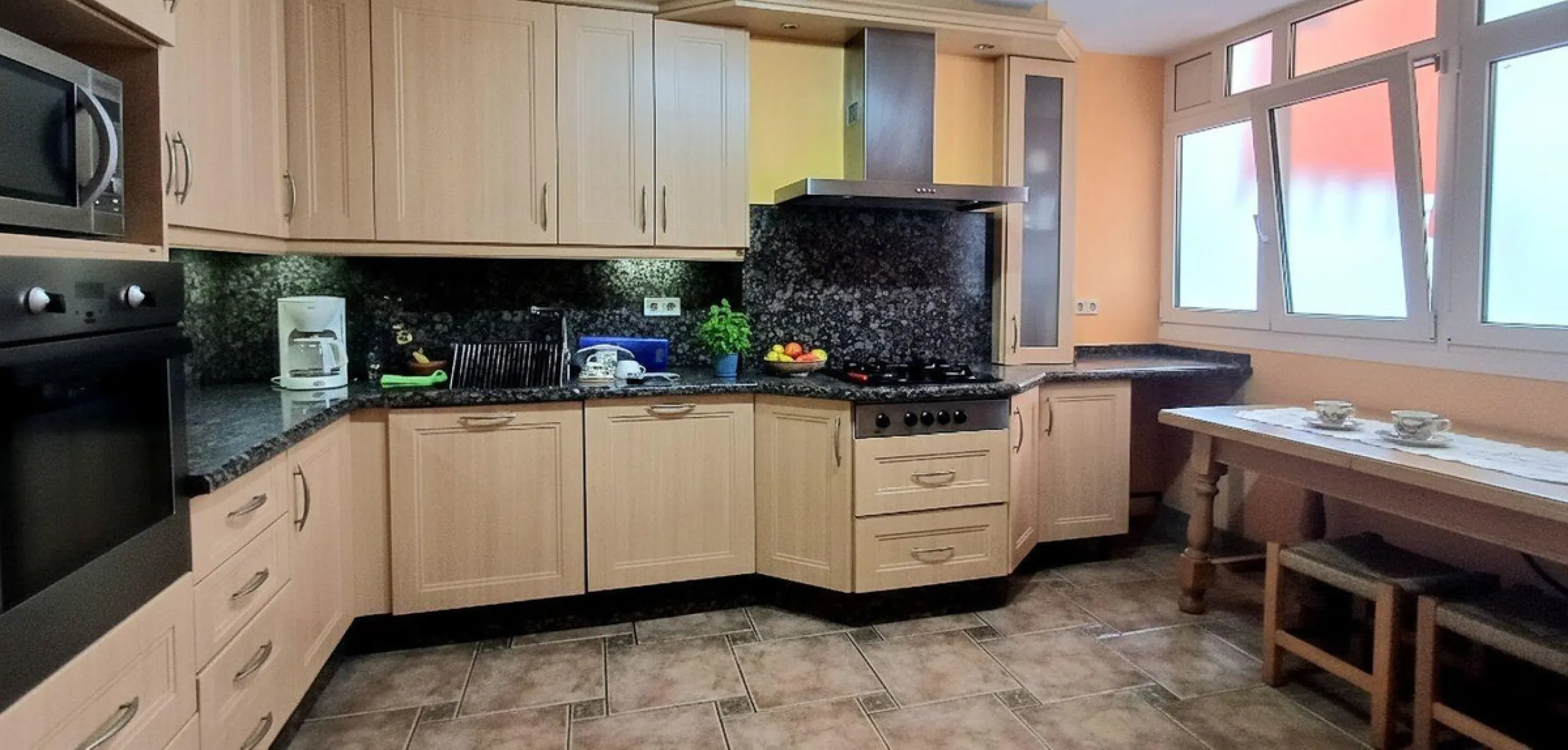 Apartment - Middle Floor Apartment в продаже в Fuengirola, Málaga. В доме 3 спален и 2 ванных комнат. Площадь дома 97 м²