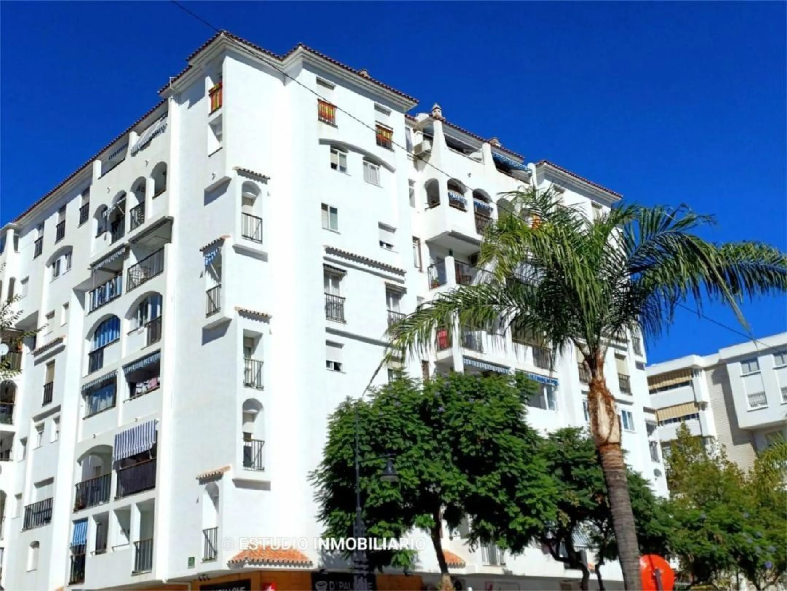 Apartment - Middle Floor Apartment в продаже в Fuengirola, Málaga. В доме 3 спален и 2 ванных комнат. Площадь дома 97 м²