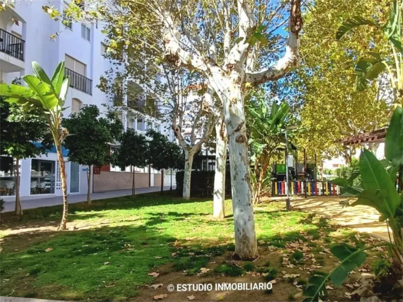 Apartment - Middle Floor Apartment в продаже в Fuengirola, Málaga. В доме 3 спален и 2 ванных комнат. Площадь дома 97 м²