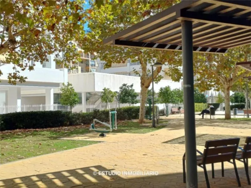 Apartment - Middle Floor Apartment в продаже в Fuengirola, Málaga. В доме 3 спален и 2 ванных комнат. Площадь дома 97 м²