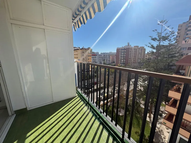 Apartment - Middle Floor Apartment в продаже в Fuengirola, Málaga. В доме 3 спален и 2 ванных комнат. Площадь дома 97 м²