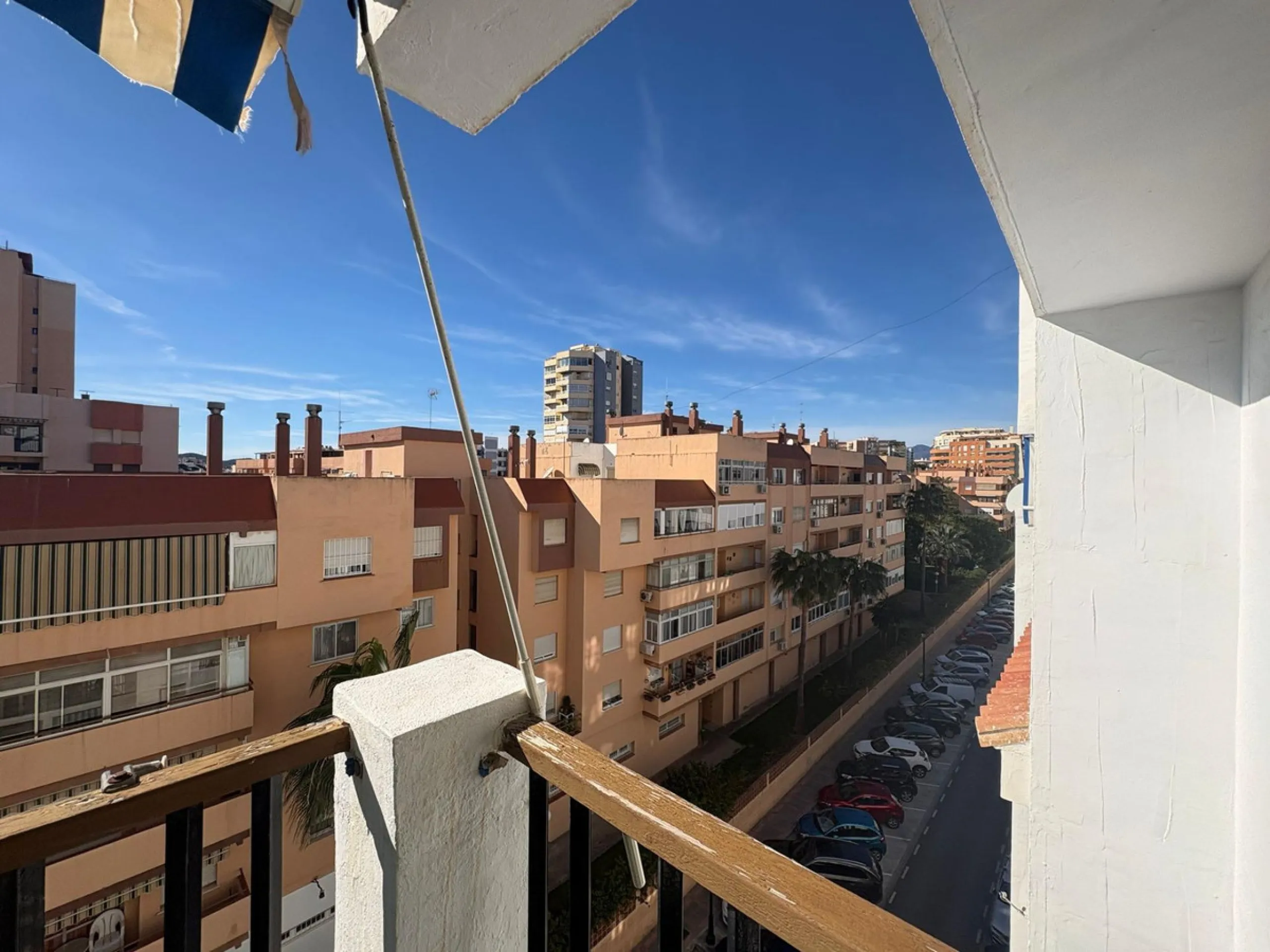Apartment - Middle Floor Apartment в продаже в Fuengirola, Málaga. В доме 3 спален и 2 ванных комнат. Площадь дома 97 м²