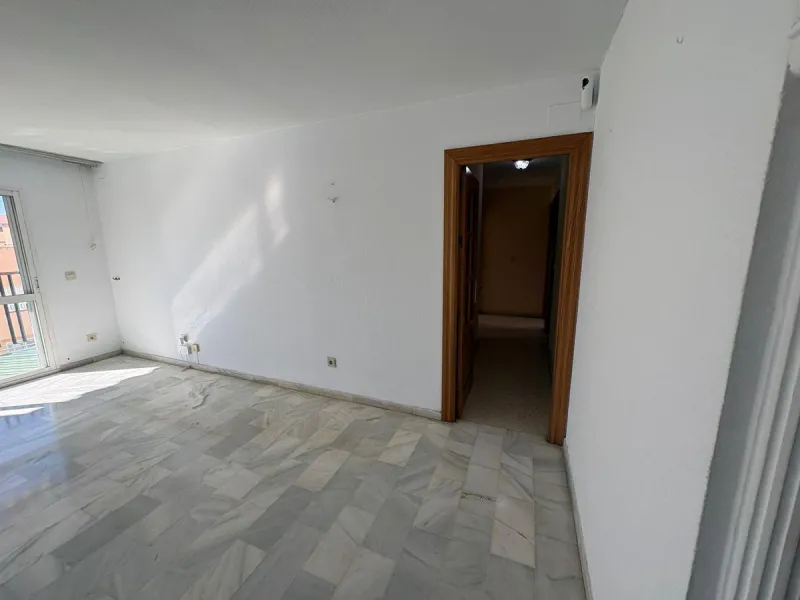 Apartment - Middle Floor Apartment в продаже в Fuengirola, Málaga. В доме 3 спален и 2 ванных комнат. Площадь дома 97 м²